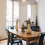 Spacious Apartment Near Montmartre
