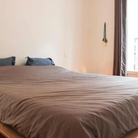 Spacious Near Montmartre Parigi